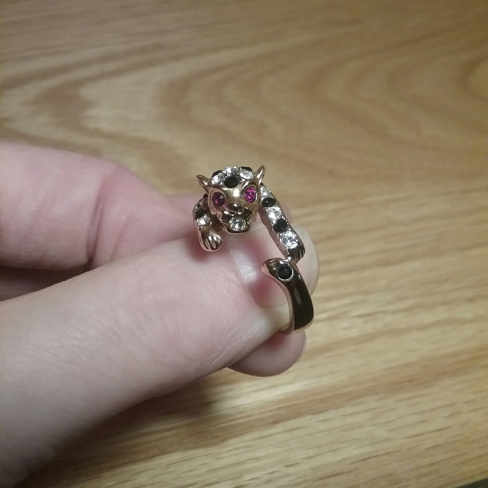 Red Eyed Cheetah Ring Size 6.5 18kGERSC